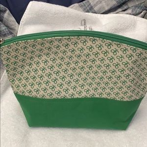 Arbonne large make up bag